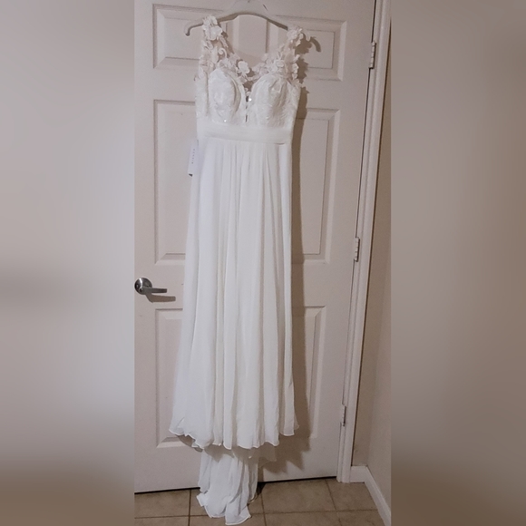 Wedding dress - Picture 5 of 10